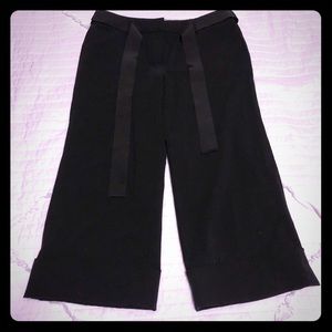 Elie Tahari Cropped Straight Leg Pants. Size 4